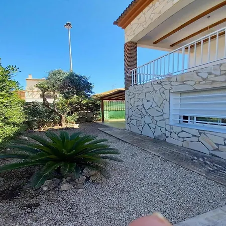 Apartment With Garden *