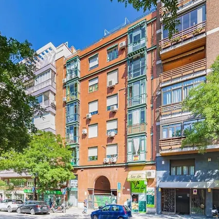 Apartment With Garden *